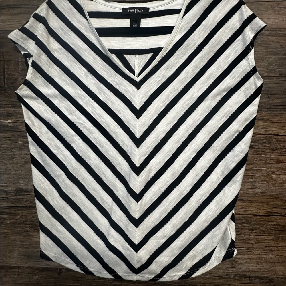 White House Black Market Black and White Fitted Cap Sleeve‎ Blouse